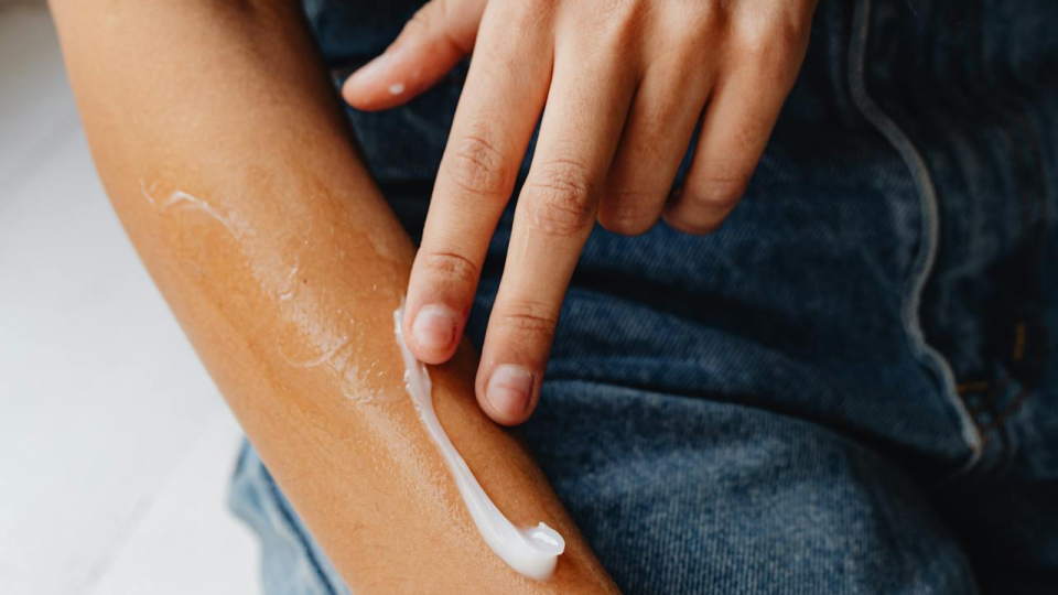 Tips Memilih Body Lotion untuk Mencerahkan Kulit dan Menjaga Kelembapan