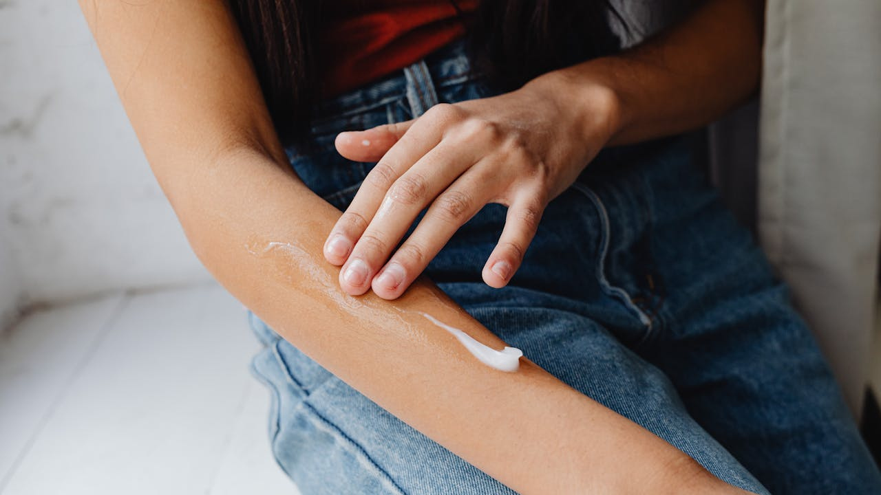 Apa Itu Body Serum? Manfaat, Fungsi, dan Cara Memilih yang Tepat