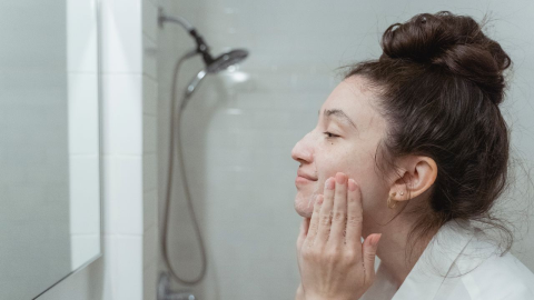 7 Penyebab Skin Barrier Rusak yang Perlu Dihindari