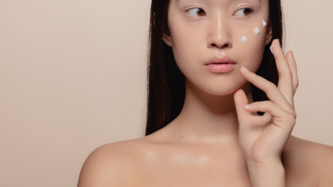 Bukan Daki! Ini Penyebab Skincare Pilling & Cara Mengatasinya