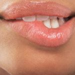 Cara Memilih Warna Lipstik yang Cocok dengan Warna Kulit Kamu