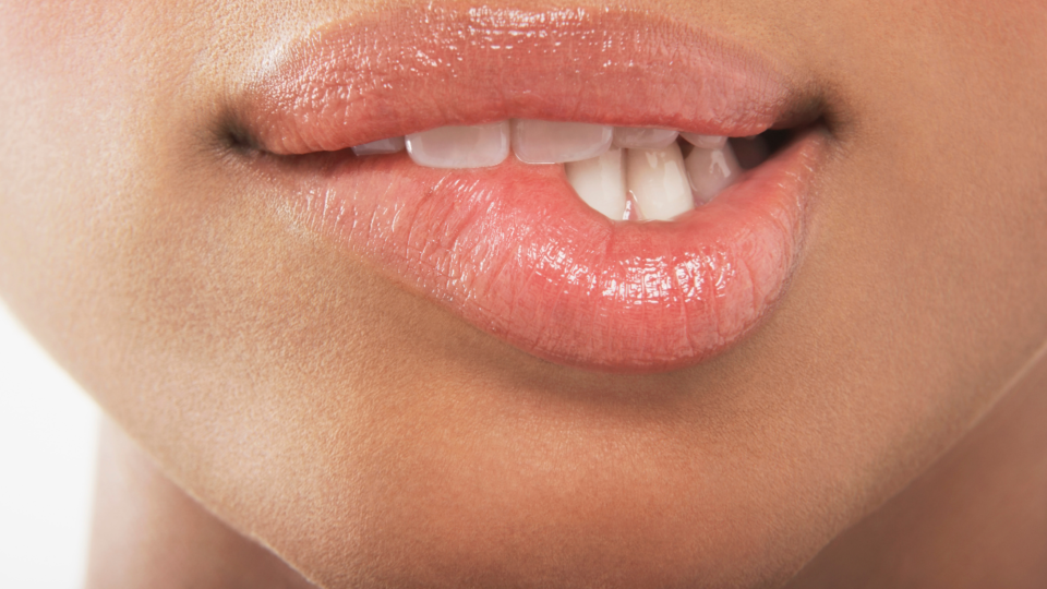 Cara Memilih Warna Lipstik yang Cocok dengan Warna Kulit Kamu